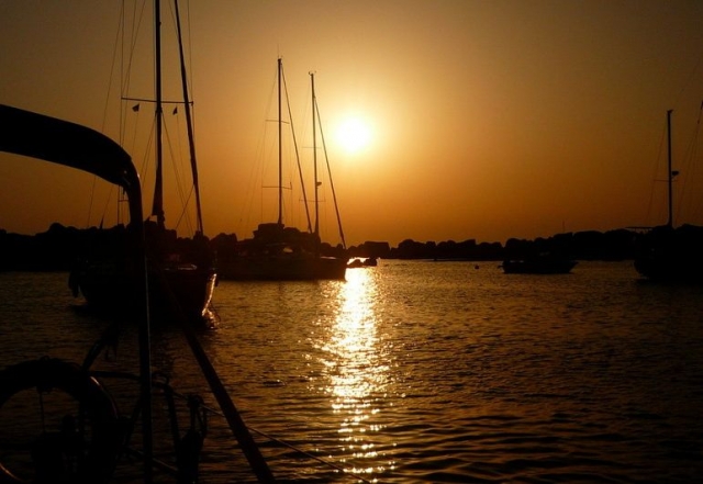  Sonnenuntergang auf einer Bootsfahrt 